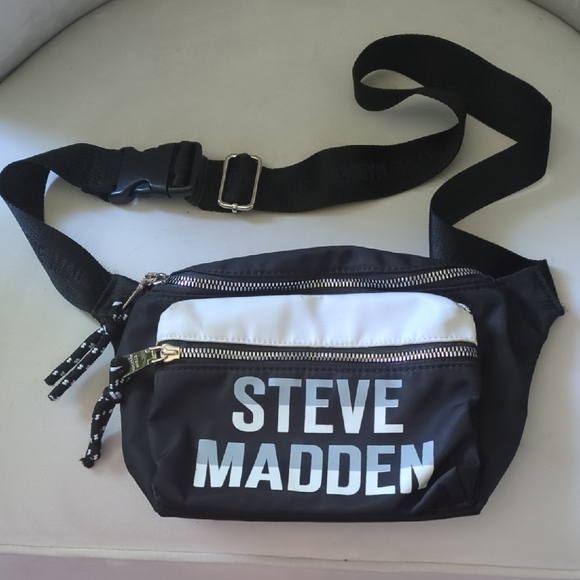 Steve Madden Handbags - Steve Madden Fanny Pack Or Cross Body Gently Used Bag